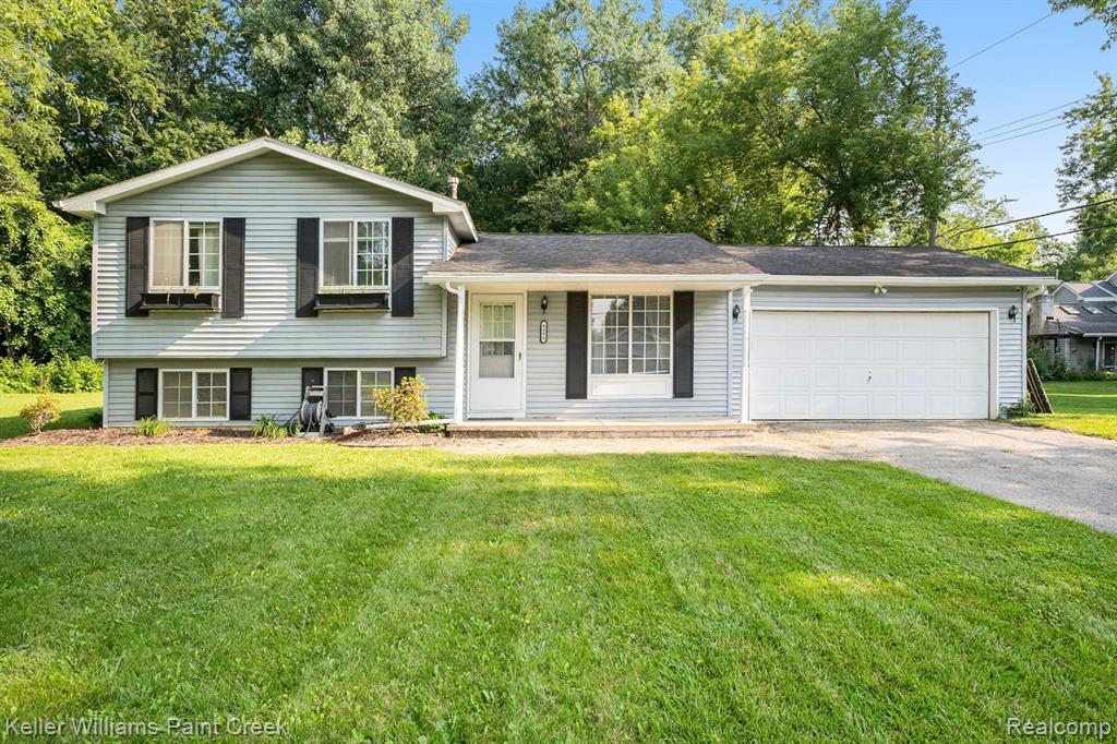4490 Dickerson Road Waterford, MI 48328 - Photo 1 of 15 Gallery Image 1