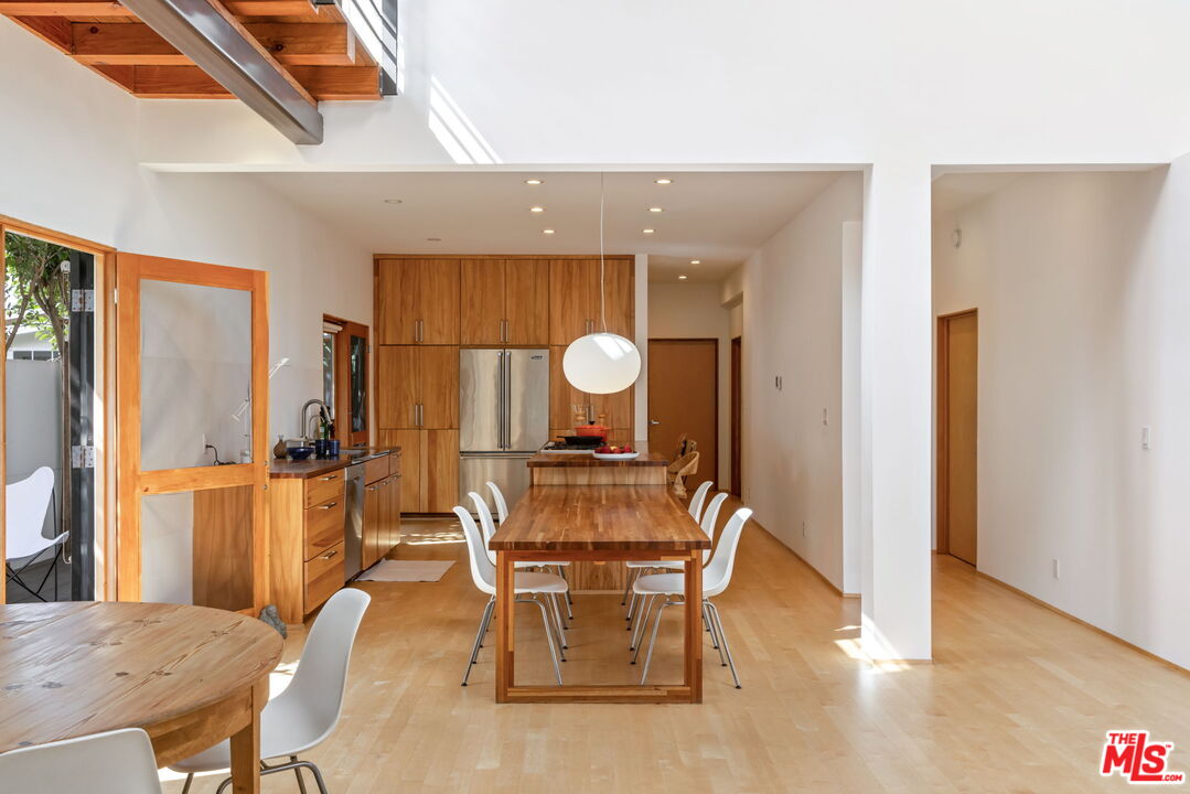 341 5th Avenue Venice, CA 90291 - Photo 6 of 24 a living room with furniture and wooden floor