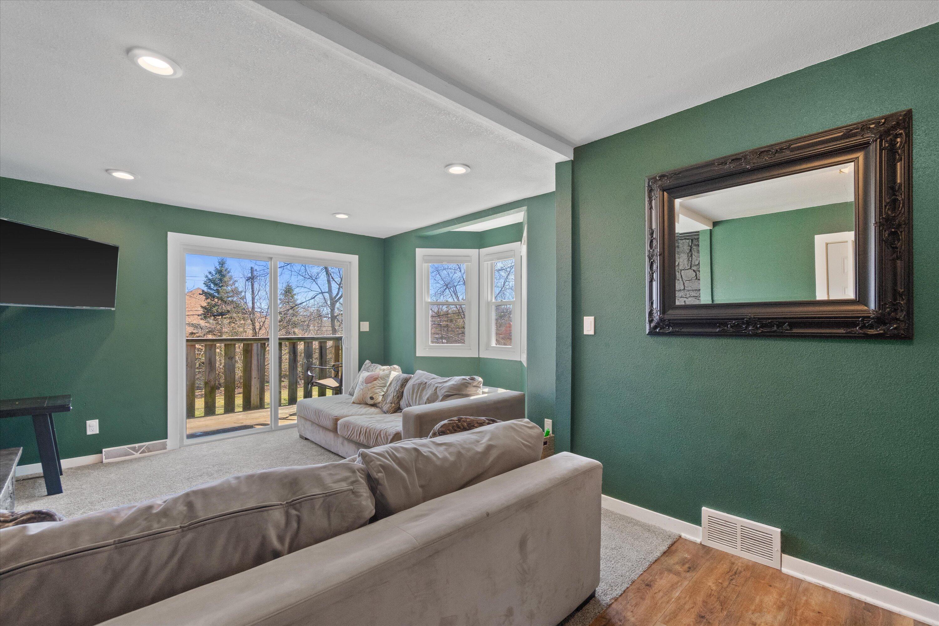 4930 South 28th Street Greenfield, WI 53221 - Photo 18 of 36 Family Room