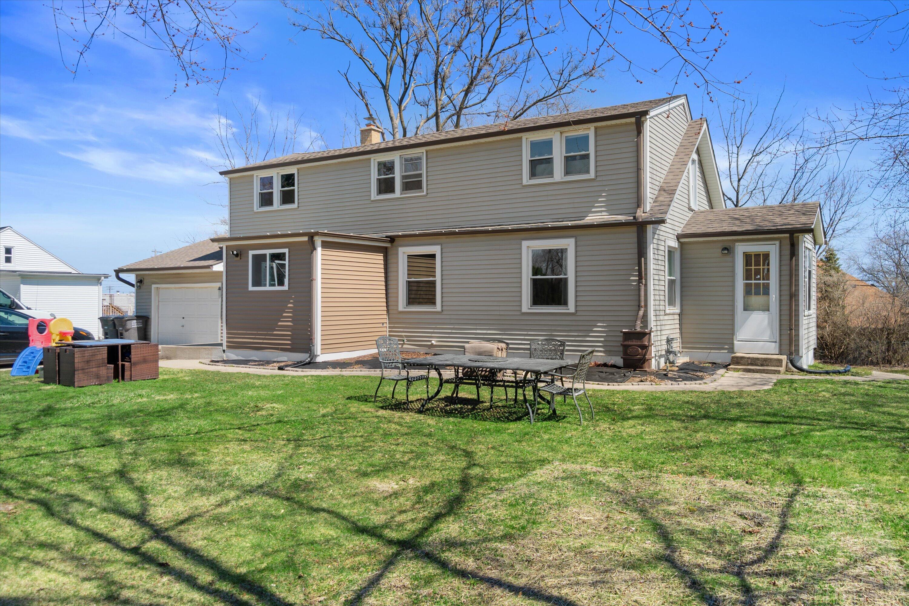 4930 South 28th Street Greenfield, WI 53221 - Photo 2 of 36 01-DSC06735