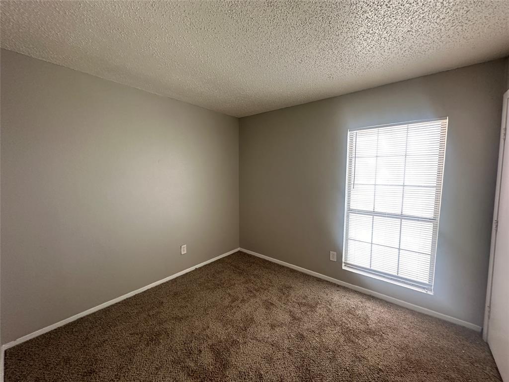 9447 Olde Towne Row Dallas, TX 75227 - Photo 11 of 23