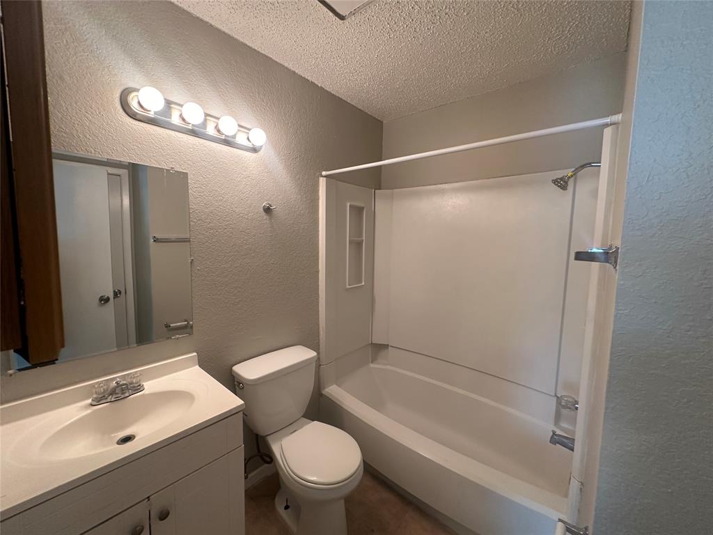 9447 Olde Towne Row Dallas, TX 75227 - Photo 19 of 23