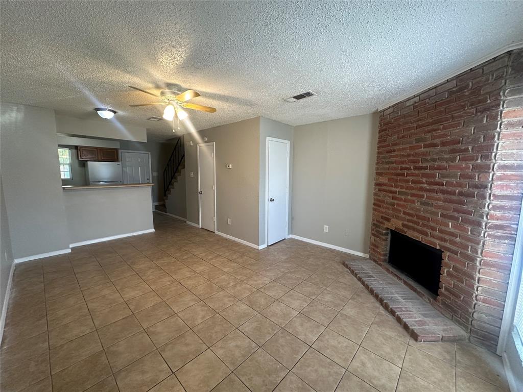 9447 Olde Towne Row Dallas, TX 75227 - Photo 3 of 23