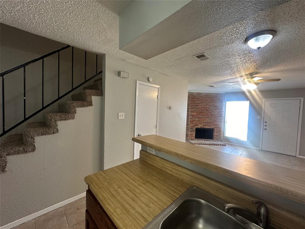 9447 Olde Towne Row Dallas, TX 75227 - Photo 7 of 23