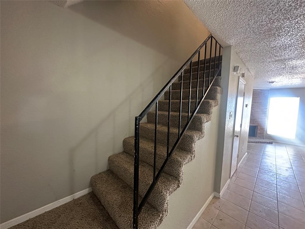 9447 Olde Towne Row Dallas, TX 75227 - Photo 9 of 23