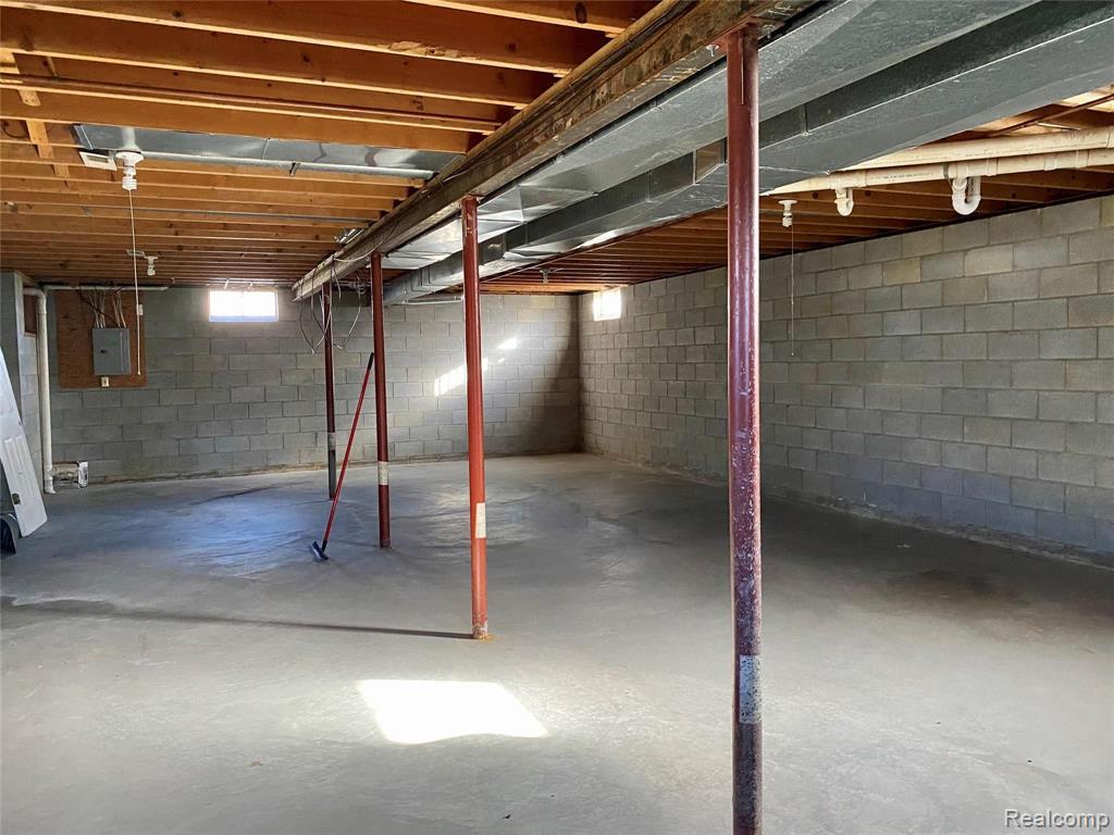 5136 East Coldwater Road Flint, MI 48506 - Photo 14 of 14