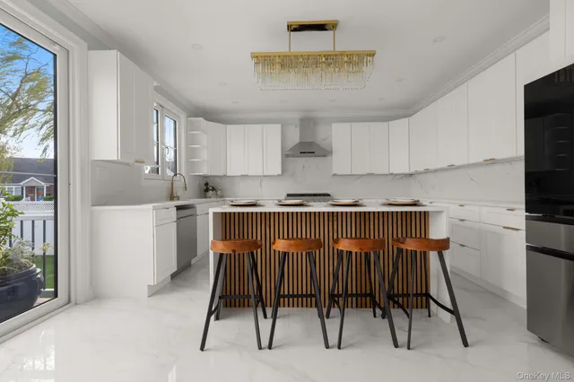 $1,699,999 | 1035 Glen Drive, Franklin Square, NY 11010