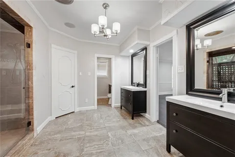 $695,000 | 10636 North Dowling Road, College Station, TX 77845