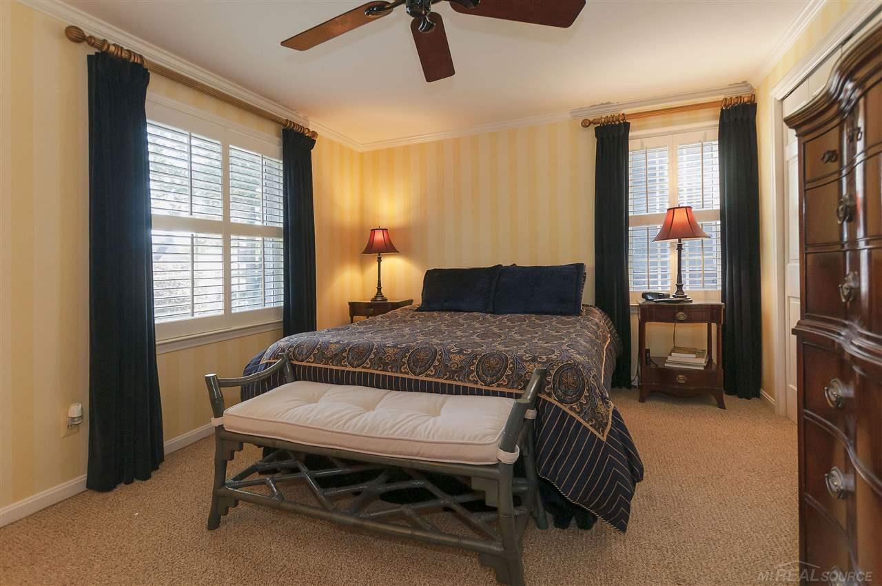 807 Lincoln Road Grosse Pointe, MI 48230 - Photo 24 of 37 31330457-23.JPG