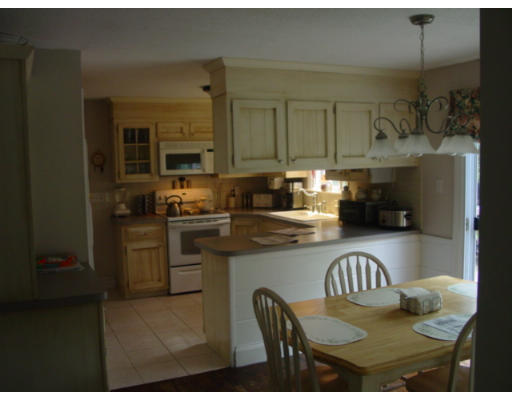 186 Clapp Road Rochester, MA 02770 - Photo 4 of 5