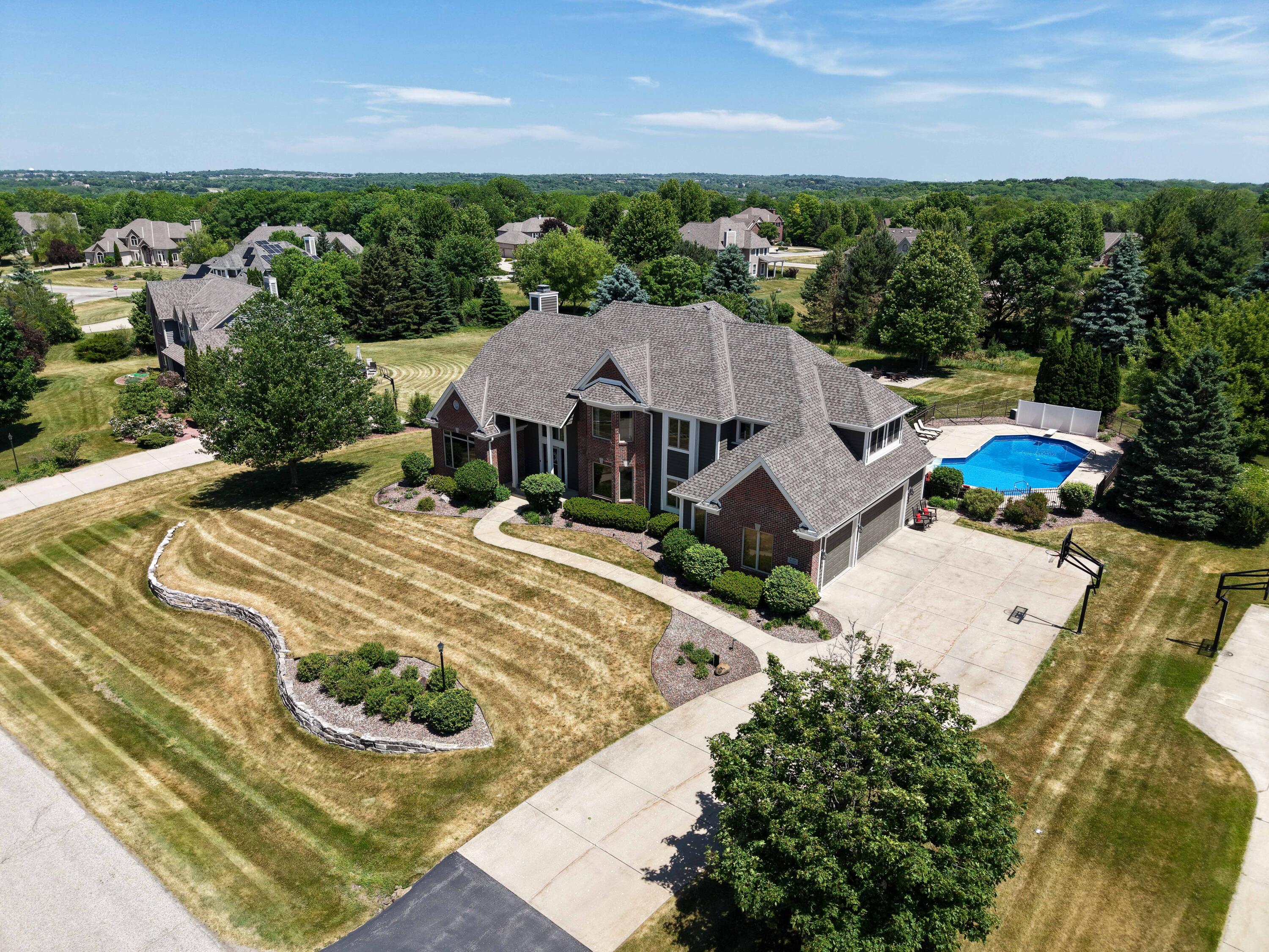 W289N3752 Huntsman Court Delafield, WI 53072 - Photo 55 of 88 DJI_20260604123958_0032_D