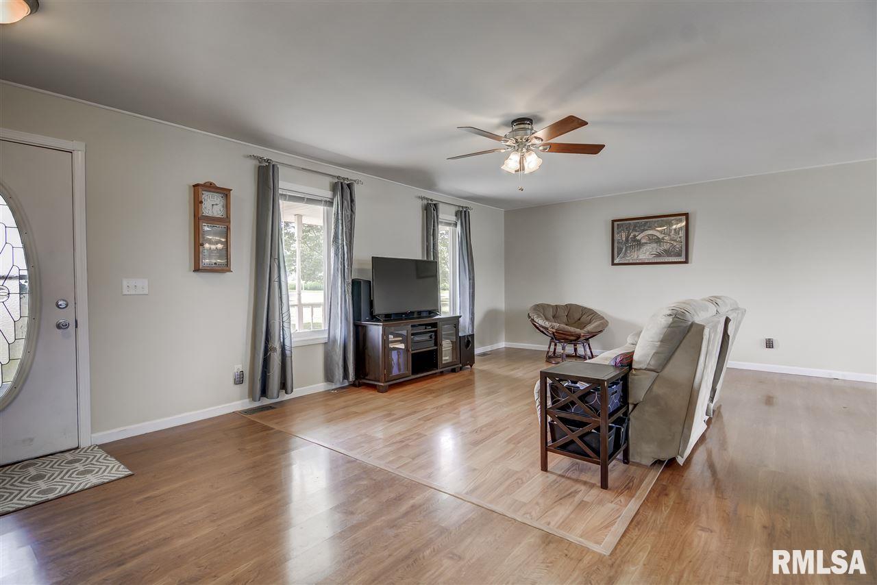 8525 Tolan Road Pleasant Plains, IL 62677 - Photo 3 of 35 Gallery Image 3