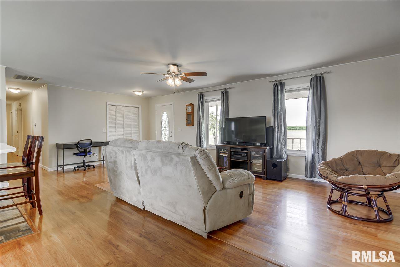 8525 Tolan Road Pleasant Plains, IL 62677 - Photo 5 of 35 Gallery Image 5