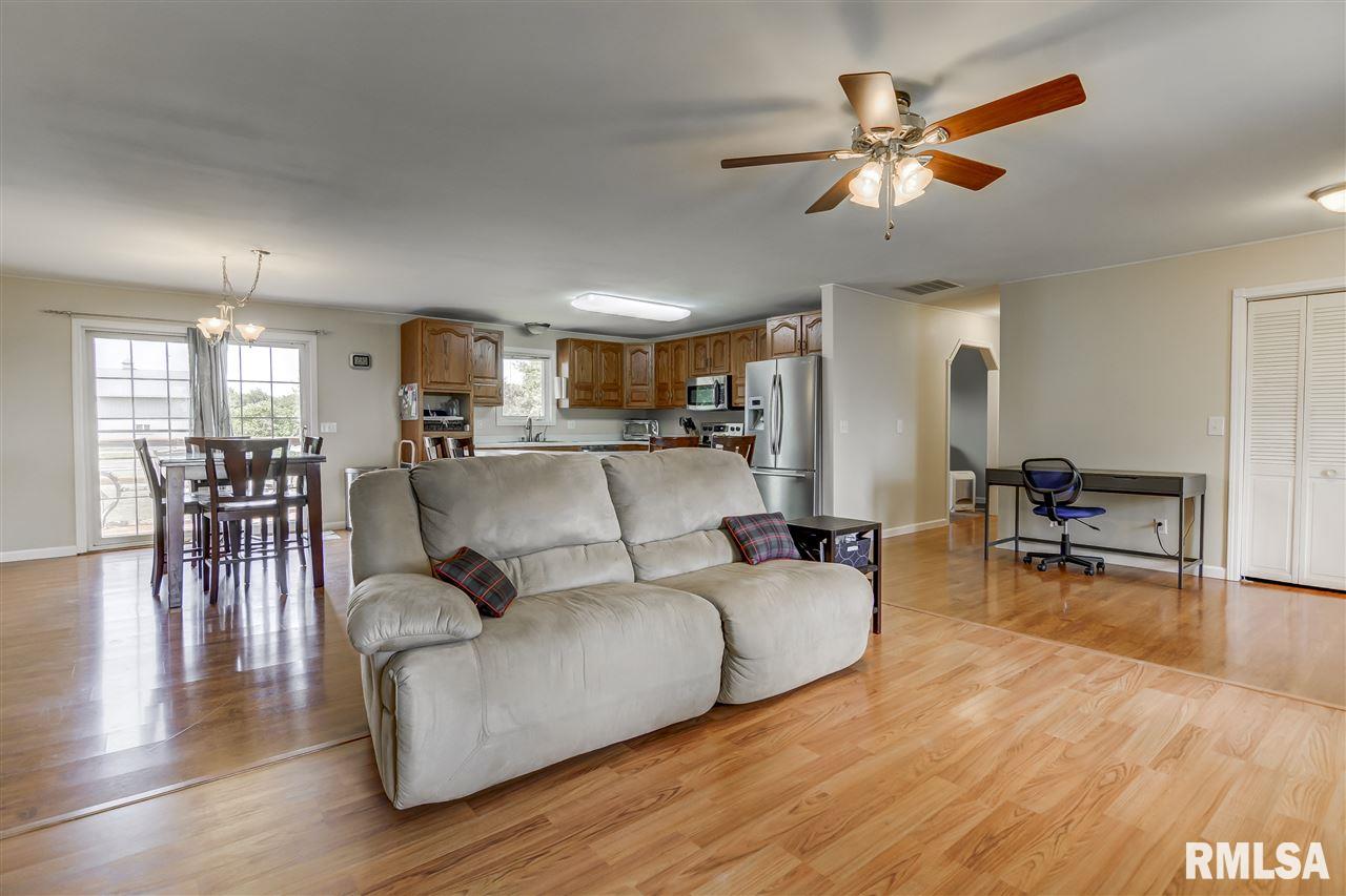 8525 Tolan Road Pleasant Plains, IL 62677 - Photo 6 of 35 Gallery Image 6