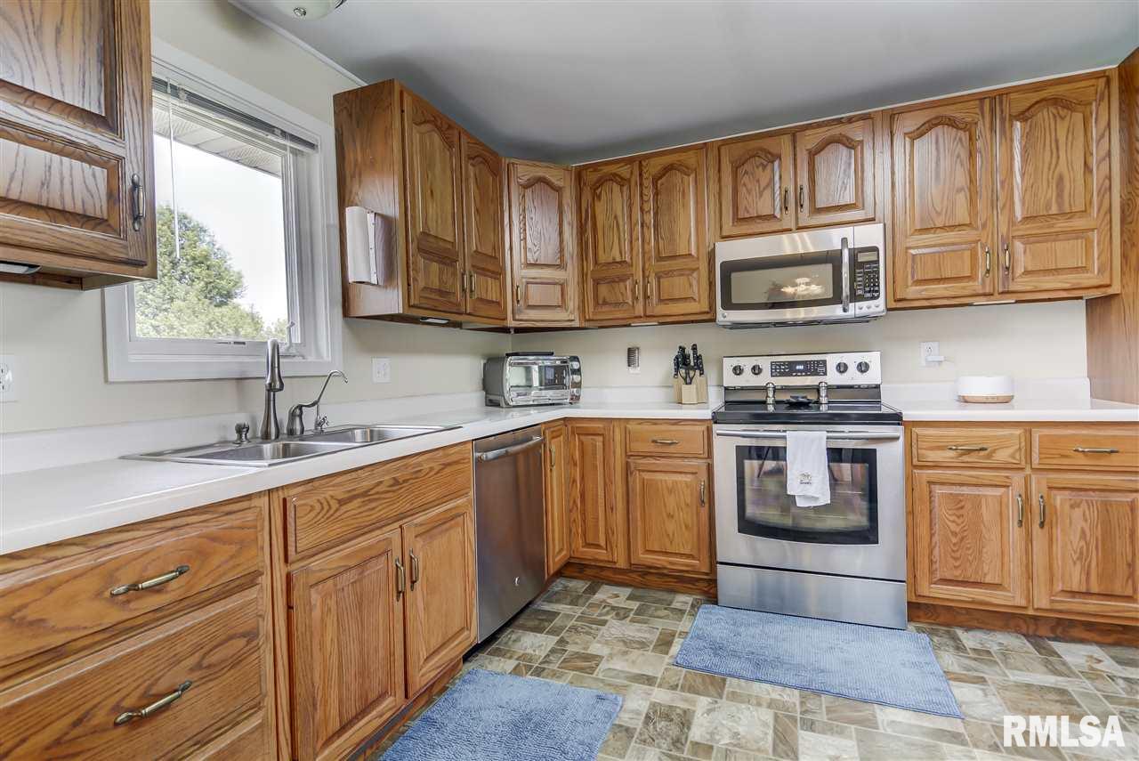8525 Tolan Road Pleasant Plains, IL 62677 - Photo 9 of 35 Gallery Image 9