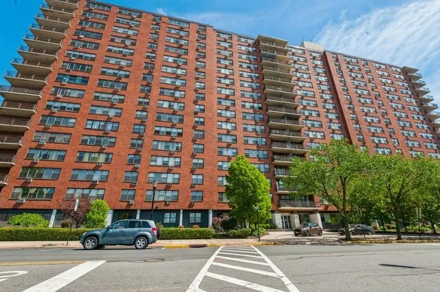 $2,750 | 500 Central Avenue, Unit 1004, Union City, NJ 07087