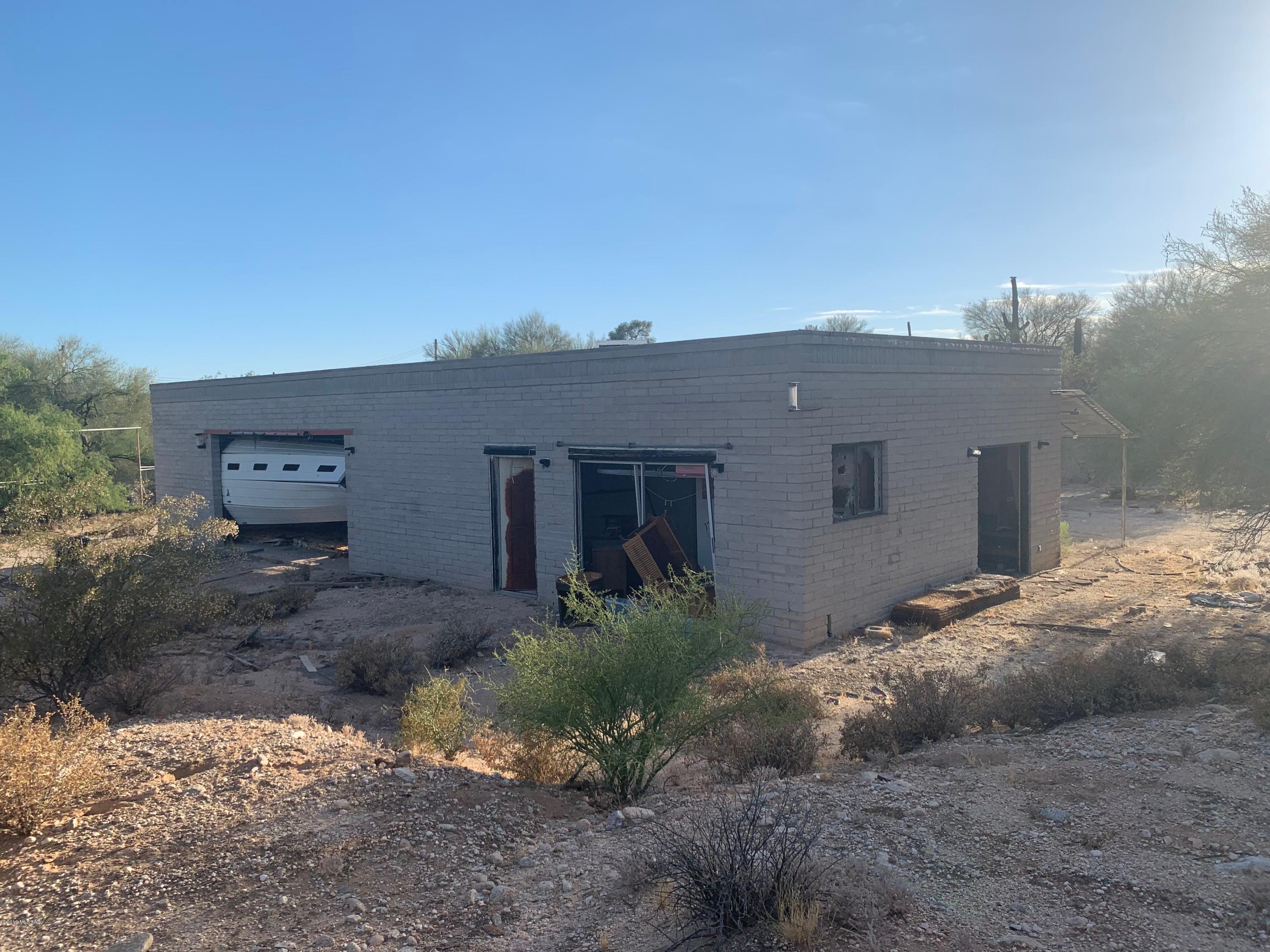 5995 North Pete Dawson Road, Unit H Tucson, AZ 85704 - Photo 2 of 6