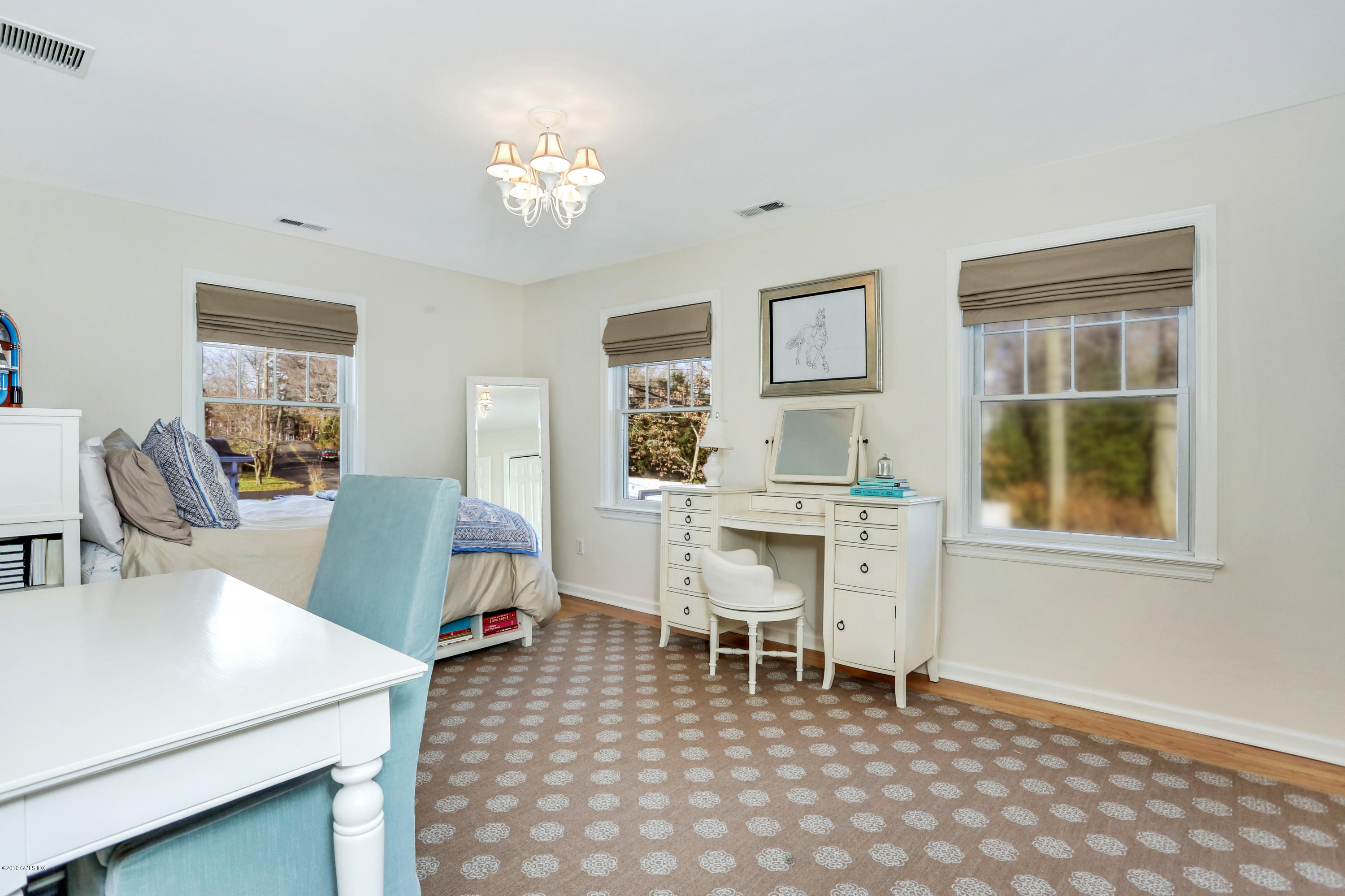 110 Hendrie Avenue Riverside, CT 06878 - Photo 10 of 26 110 Hendrie Ave Riverside CT-print-041-5