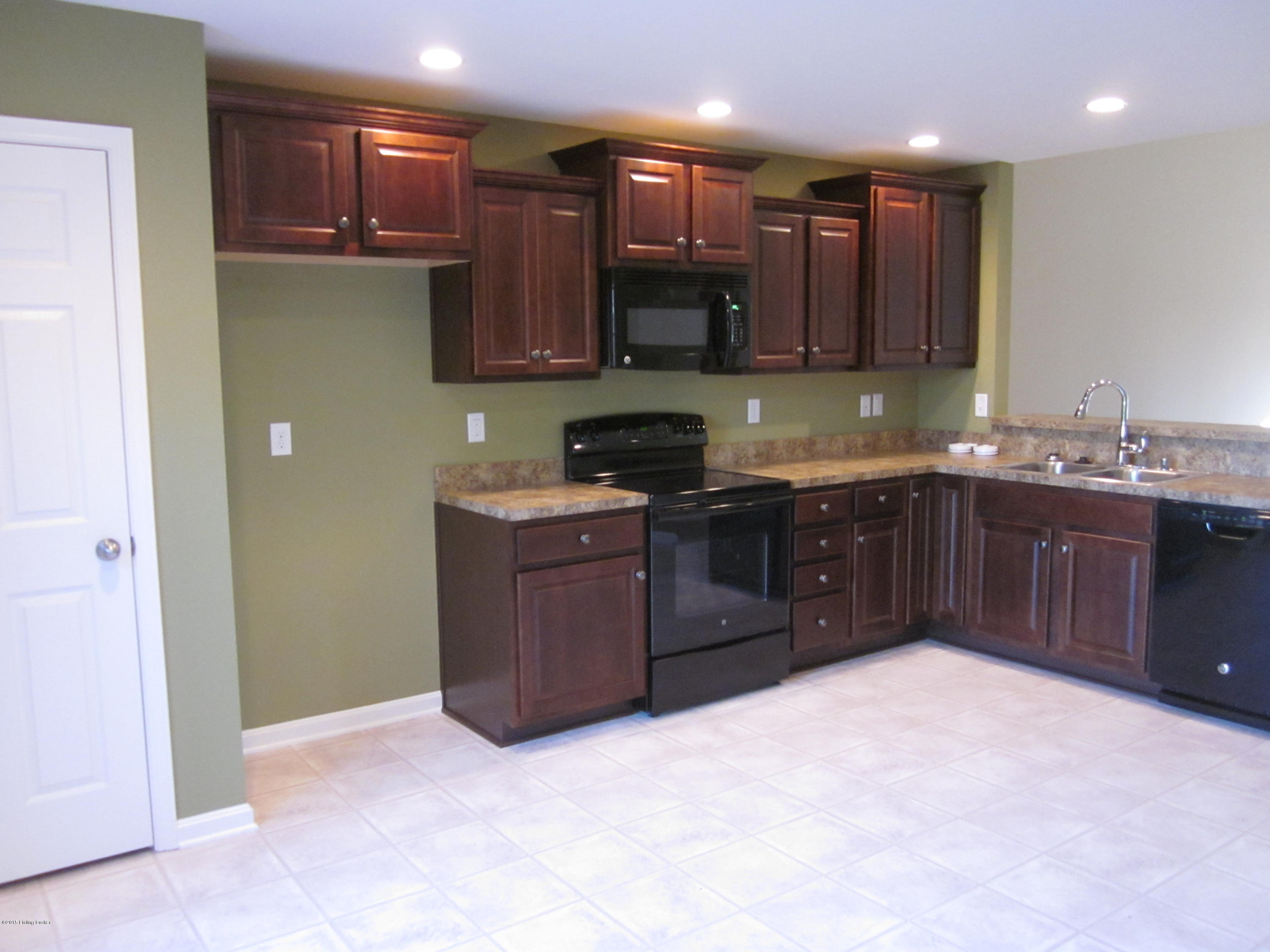6528 Renate Road Louisville, KY 40291 - Photo 10 of 21 2015-11-22 16.52.44