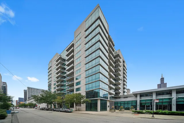 $550,000 | 125 South Green Street, Unit 806A, Chicago, IL 60607