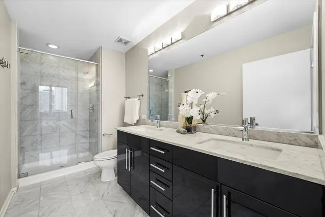 $550,000 | 125 South Green Street, Unit 806A, Chicago, IL 60607