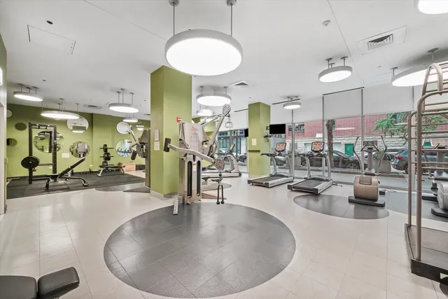 $550,000 | 125 South Green Street, Unit 806A, Chicago, IL 60607