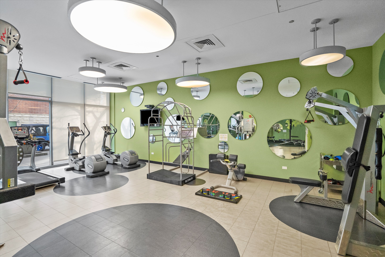 125 South Green Street, Unit 806A Chicago, IL 60607 - Photo 25 of 35 a bathroom with sink and mirror