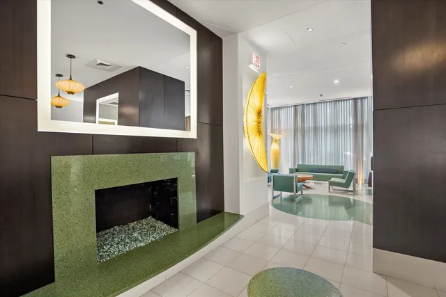 $550,000 | 125 South Green Street, Unit 806A, Chicago, IL 60607