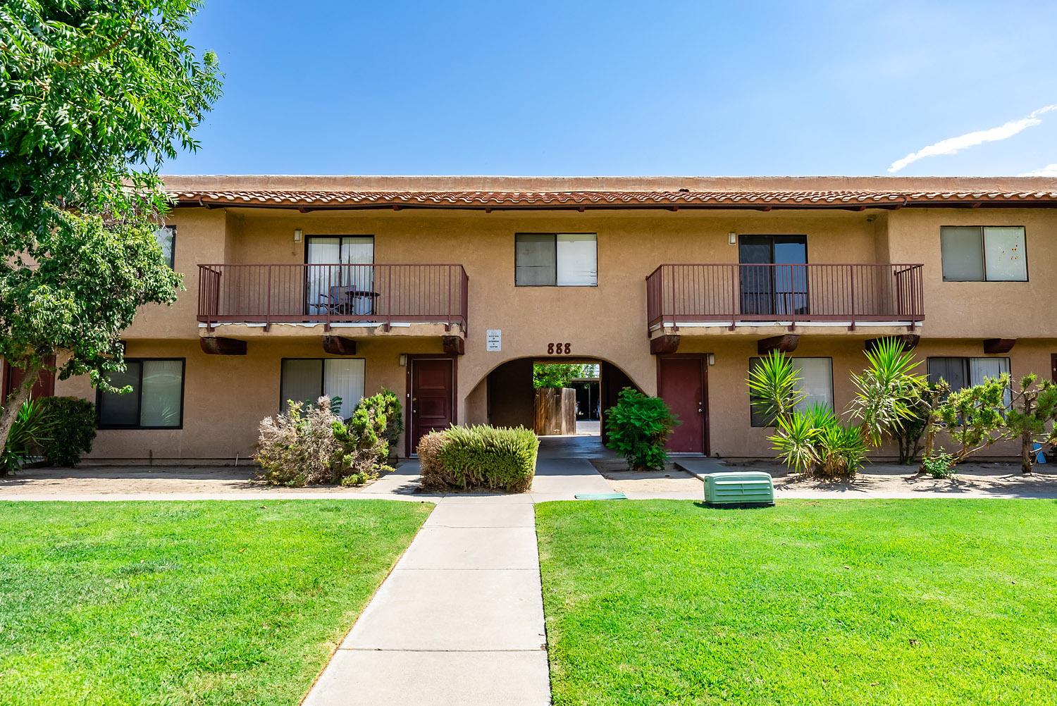 888 Greenfield Avenue, Unit O, Hanford, CA 93230 Compass