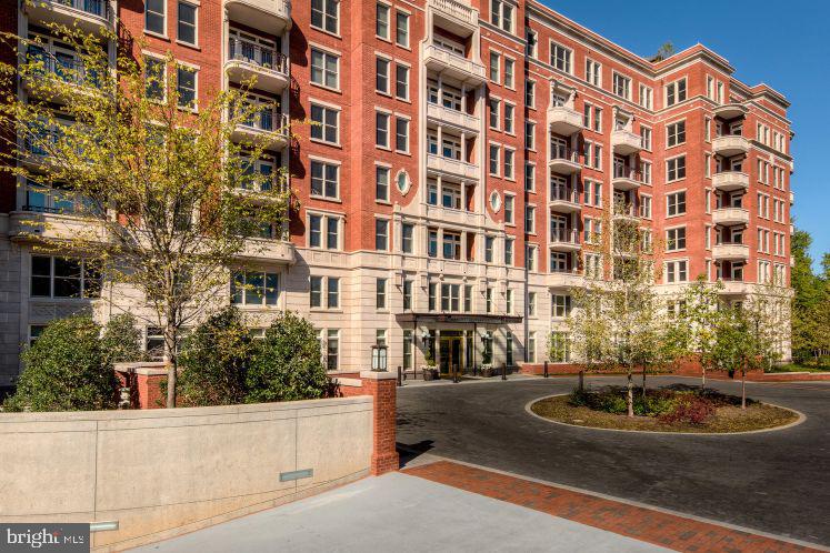 2700 Woodley Road Northwest, Unit PH4 Washington, DC 20008 - Photo 12 of 33