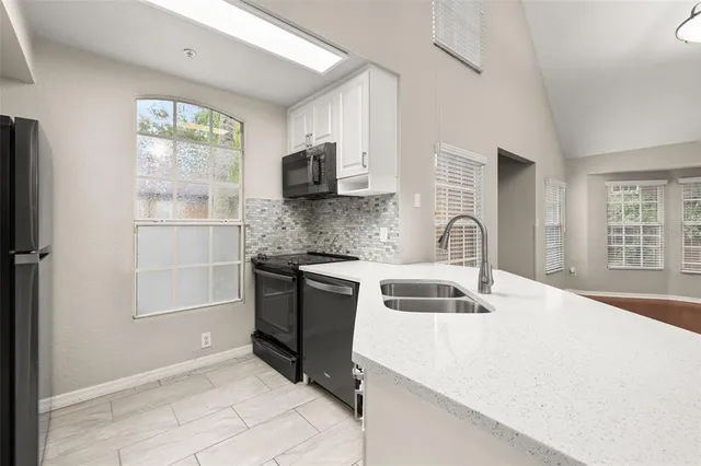 $1,700 | 6324 Raleigh Street, Unit 711, Orlando, FL 32835