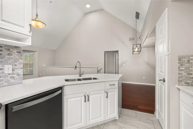 $1,700 | 6324 Raleigh Street, Unit 711, Orlando, FL 32835