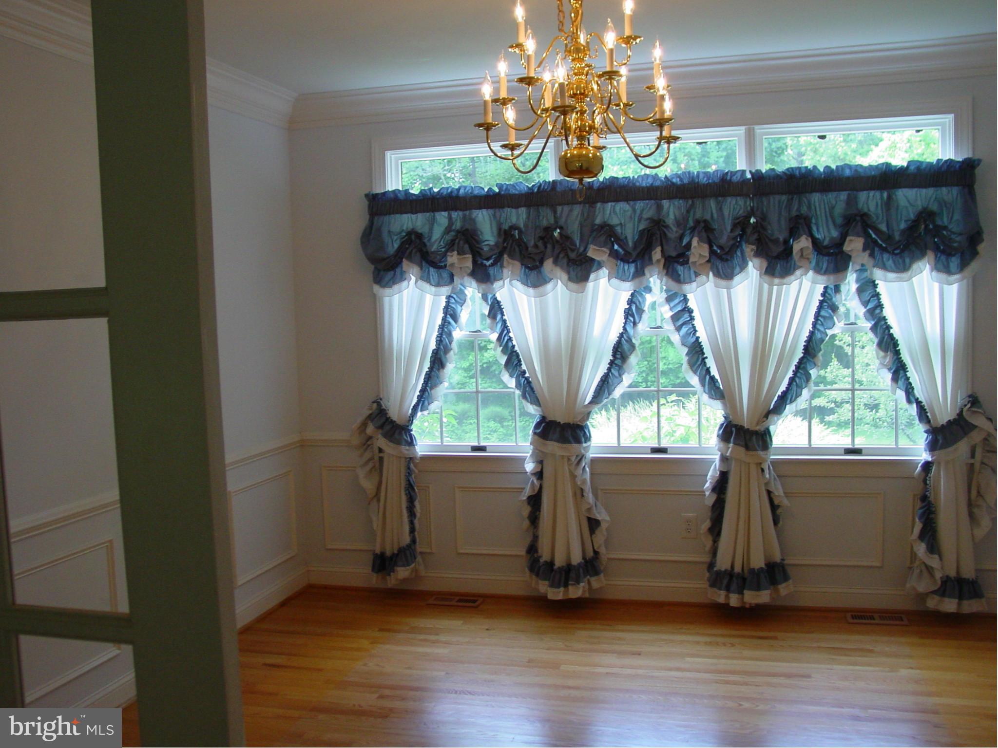 6905 Marshall Road St. Leonard, MD 20685 - Photo 8 of 27 Dining Room/ nice detailed moldings