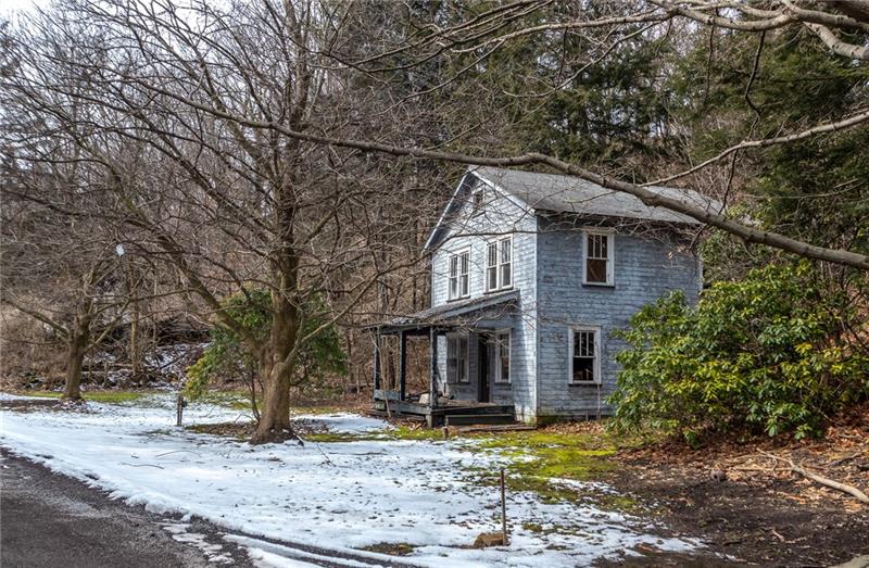 309 Stone Quarry Road Monaca, PA 15061 - Photo 11 of 12 Side yard with lots of space once this home is removed, seller has bid in place.