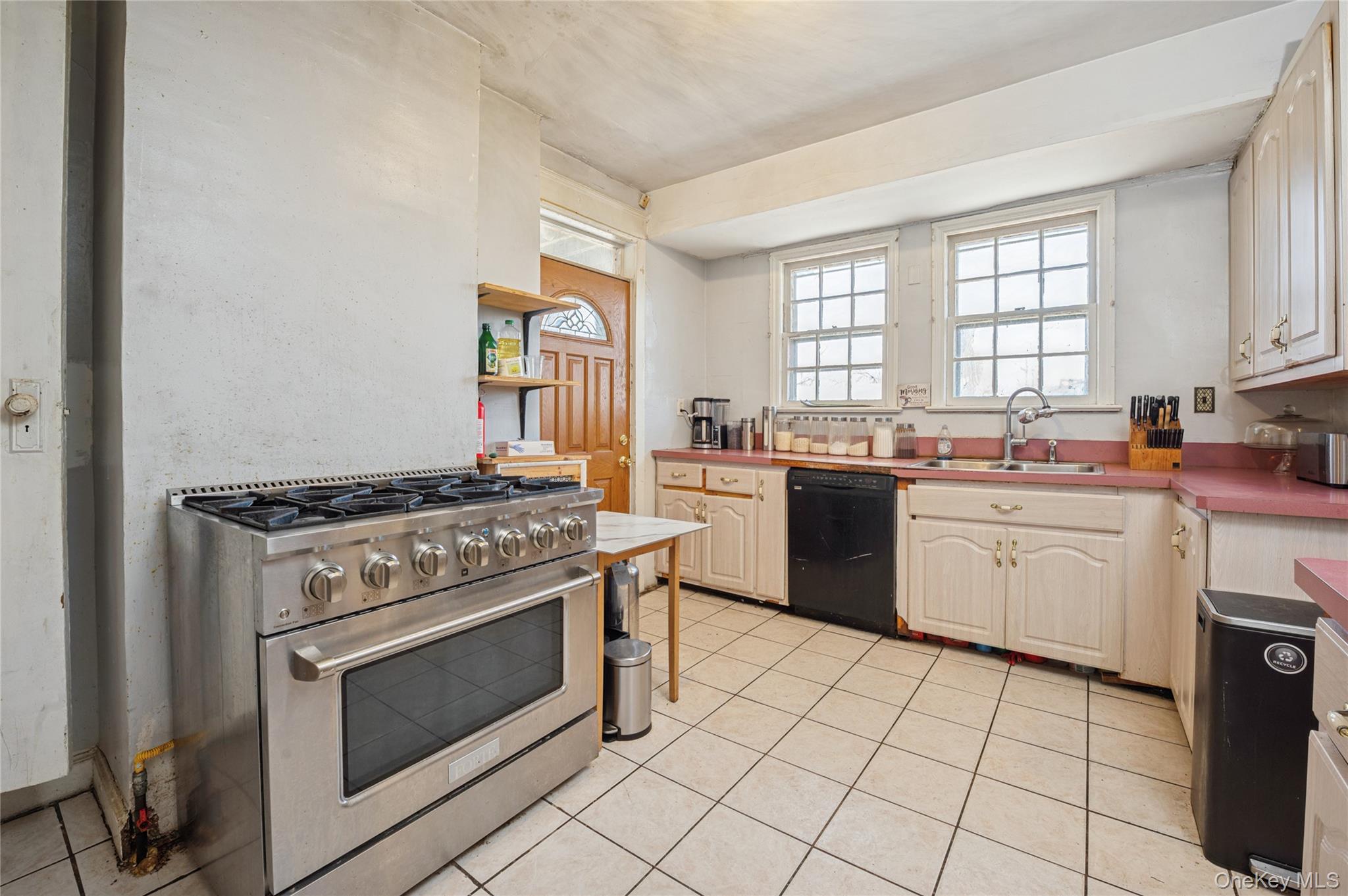 7 The Court New Rochelle, NY 10801 - Photo 12 of 35
