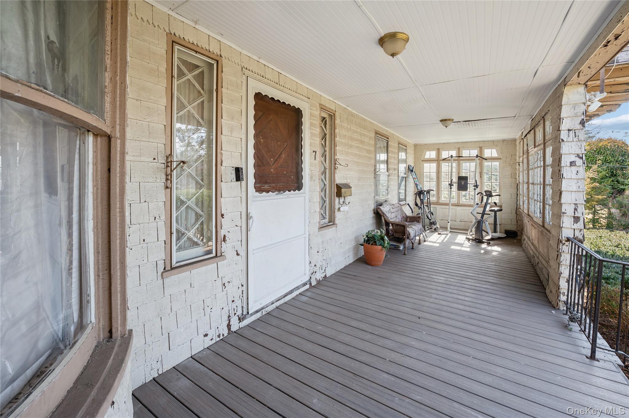 7 The Court New Rochelle, NY 10801 - Photo 3 of 35