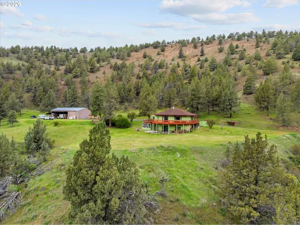 $575,000 | 20480 Highway 395, Mount Vernon, OR 97865