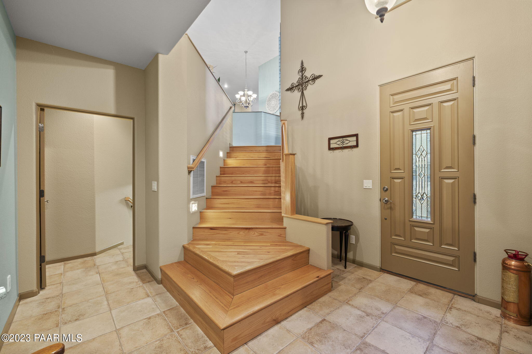 1457 East Valley View Road Prescott, AZ 86303 - Photo 3 of 26 Foyer
