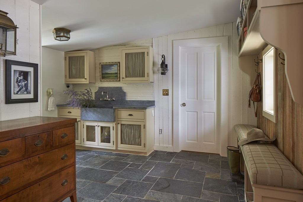 118 Conant Road Weston, MA 02493 - Photo 13 of 19