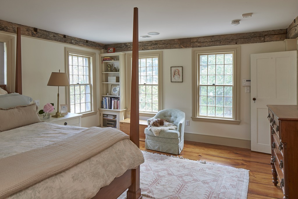 118 Conant Road Weston, MA 02493 - Photo 10 of 19