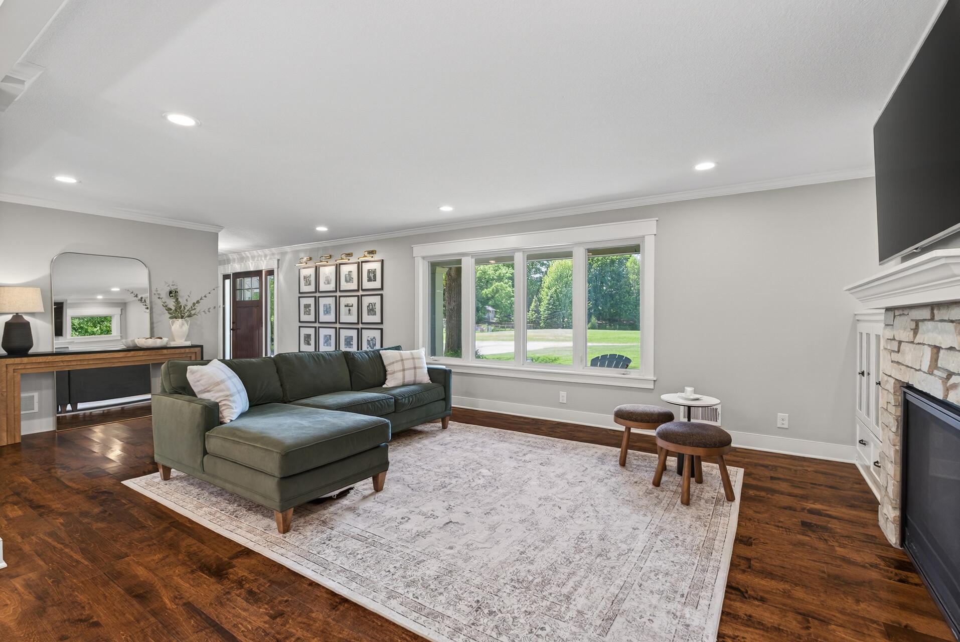 8955 Quinn Road Chanhassen, MN 55317 - Photo 4 of 39