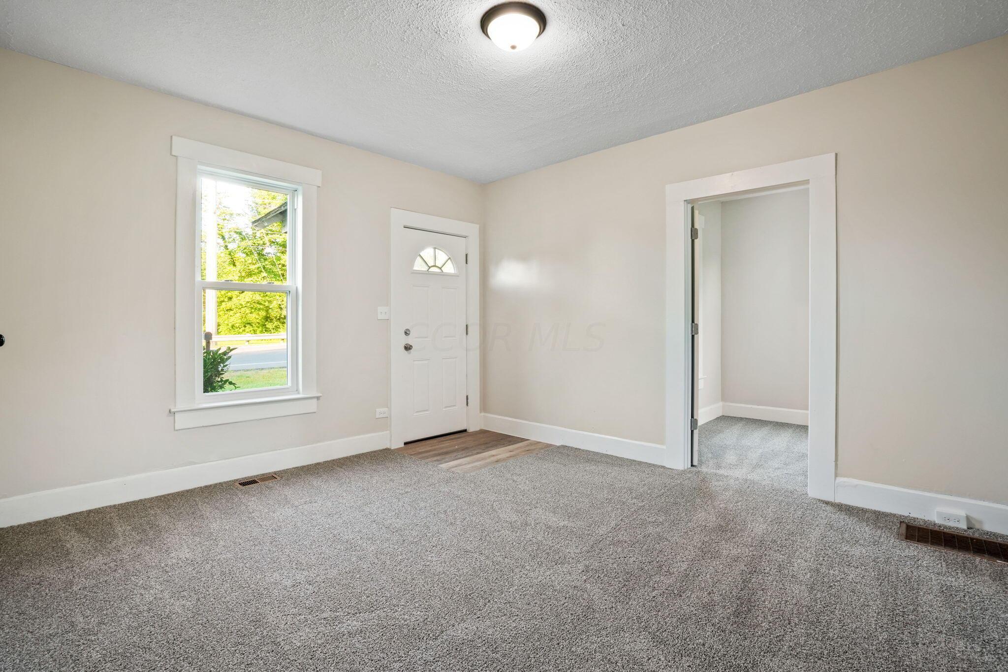1958 Cherry Valley Road Newark, OH 43055 - Photo 4 of 21 4-web-or-mls-DSC09503