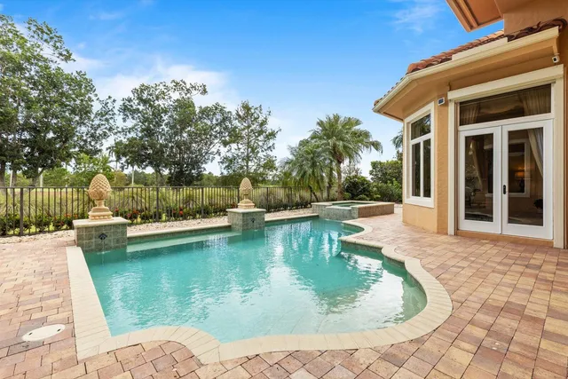 $1,850,000 | 124 Southeast Rio Casarano, Port St. Lucie, FL 34984