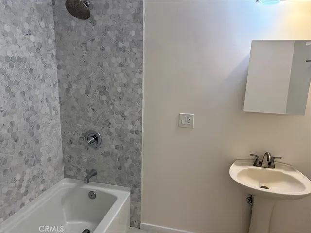 $1,200 | 9705 Main Street, Upper Lake, CA 95485