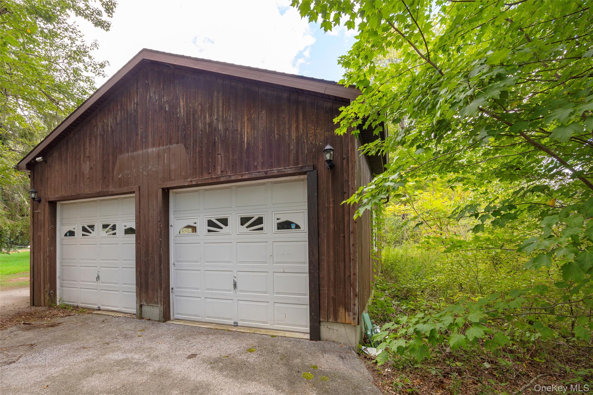 993 Highway 32 Wallkill, NY 12589 - Photo 13 of 35 View of detached garage