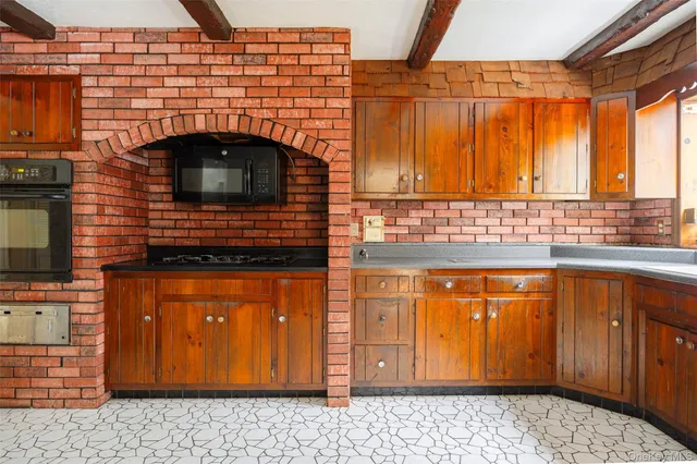 $425,000 | 993 Highway 32, Wallkill, NY 12589