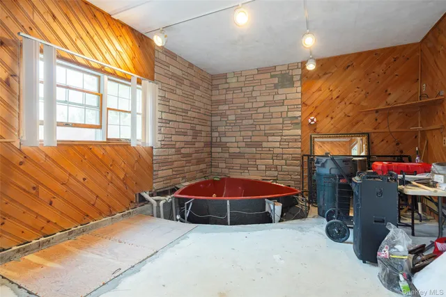 $425,000 | 993 Highway 32, Wallkill, NY 12589