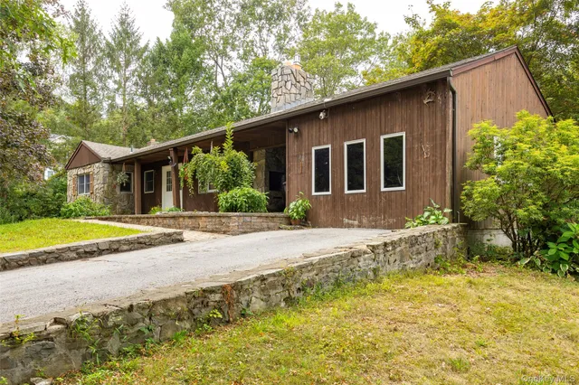 $425,000 | 993 Highway 32, Wallkill, NY 12589