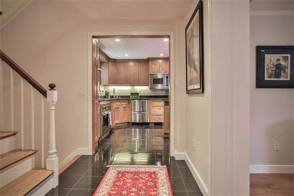 6 Townsend Road Lynnfield, MA 01940 - Photo 3 of 30