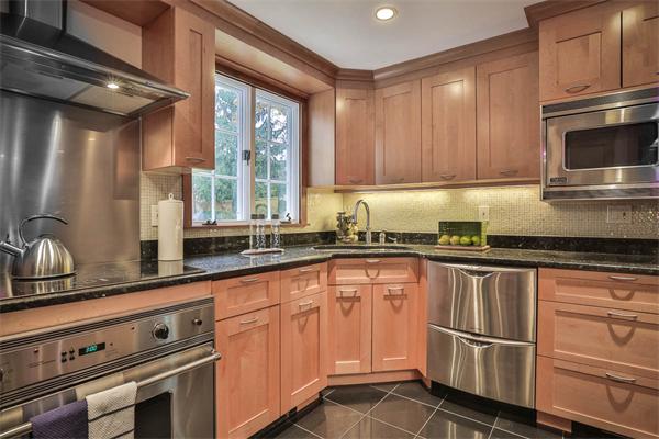 6 Townsend Road Lynnfield, MA 01940 - Photo 9 of 30